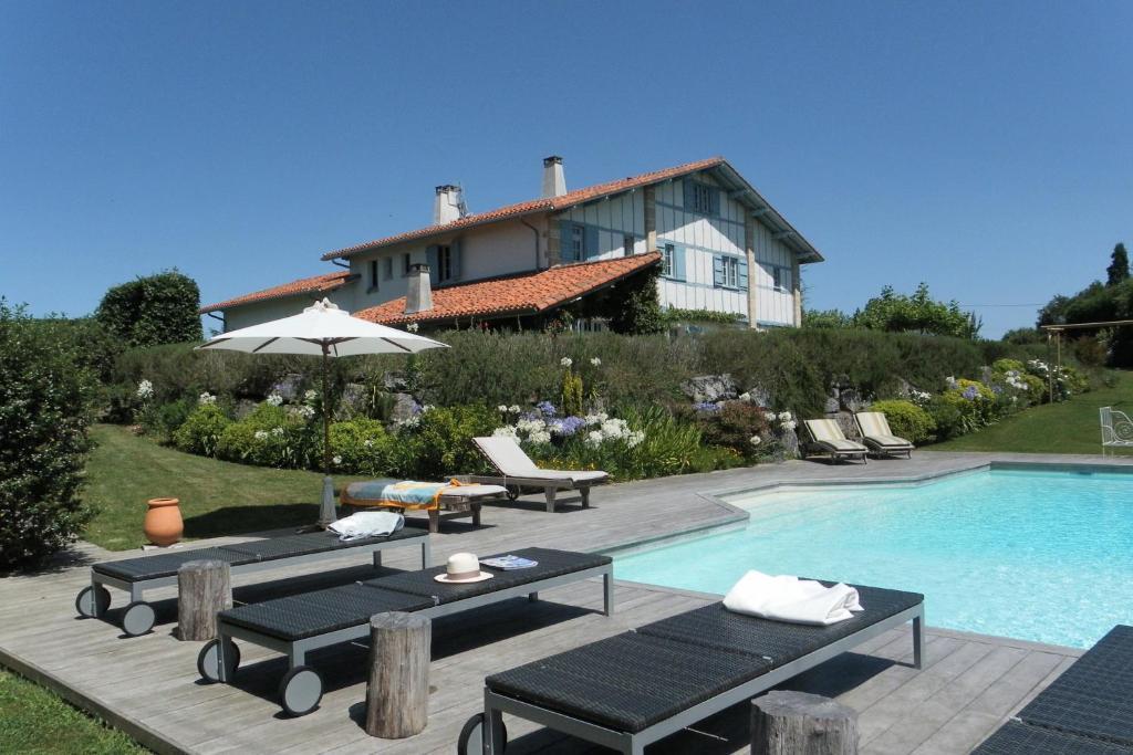 Bed and Breakfast Les Volets Bleus Arcangues Exterior foto
