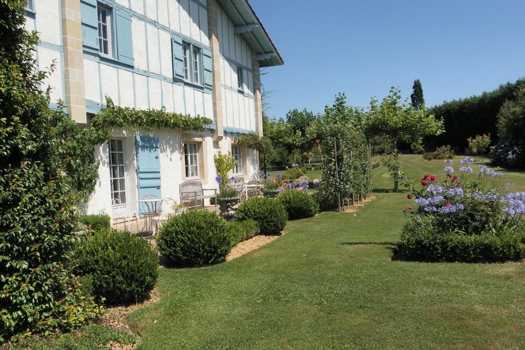 Bed and Breakfast Les Volets Bleus Arcangues Exterior foto